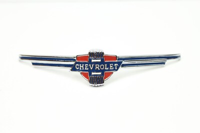 Chevrolet Grille Emblem With Painted Details Photo Main